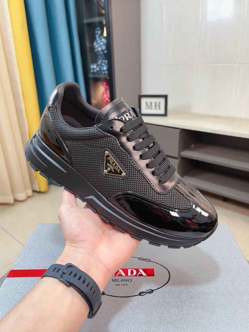 Men's shoes 💰600🌹🌹High-quality new Prada counters are launched simultaneously. The new men's shoes and 😘fabrics are selected from imported mesh and glue-spraying technology. Imported cowhide lining. 👍🏿High-end☄️Open-molded non-slip rubber outsole, exquisite lines, simple and elegant, comfortable and high-end for leisure travel. Code number: 38 to 44
